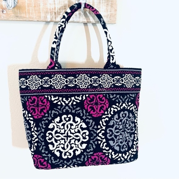👜Vera Bradley Quilted Canterbury Magenta Purse Tote Bag – Black, Purple, White - Picture 8 of 10